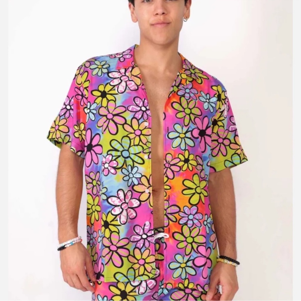 Bright neon Daisy Dreamland shirt
